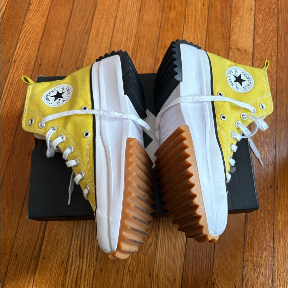 ‼️‼️Super Cute Chunky Converse‼️